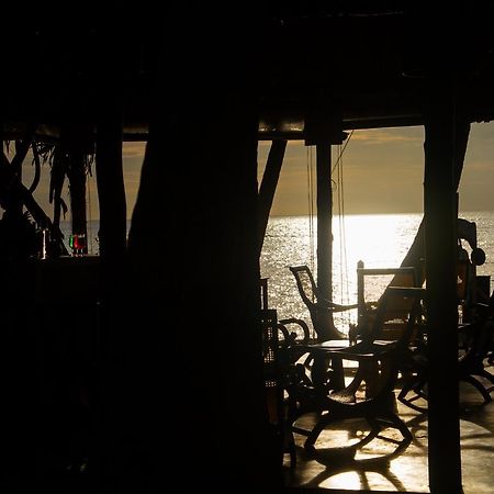 Thejan Beach Cabanas Bentota Eksteriør bilde