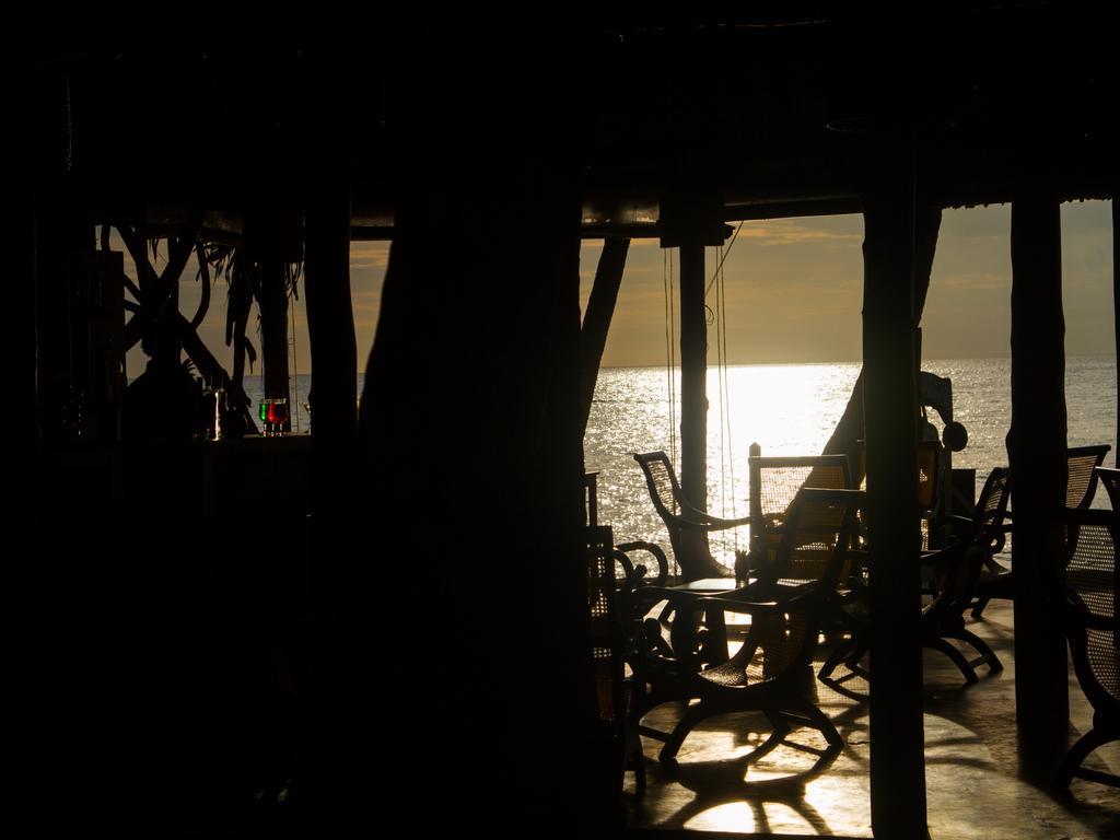 Thejan Beach Cabanas Bentota Eksteriør bilde