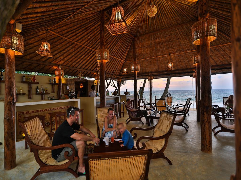 Thejan Beach Cabanas Bentota Eksteriør bilde