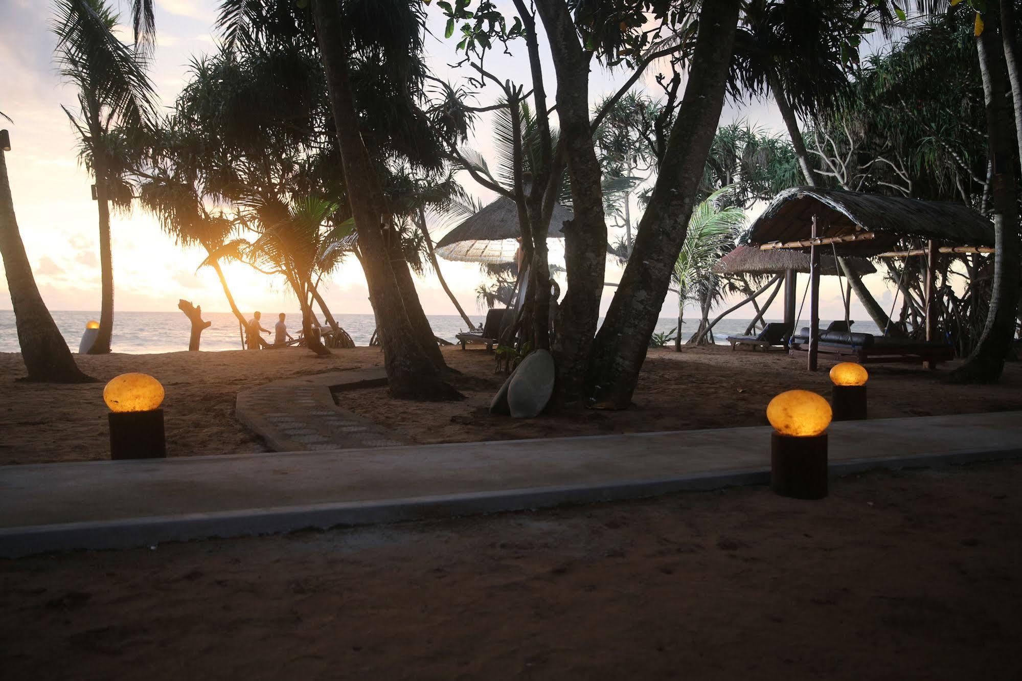 Thejan Beach Cabanas Bentota Eksteriør bilde