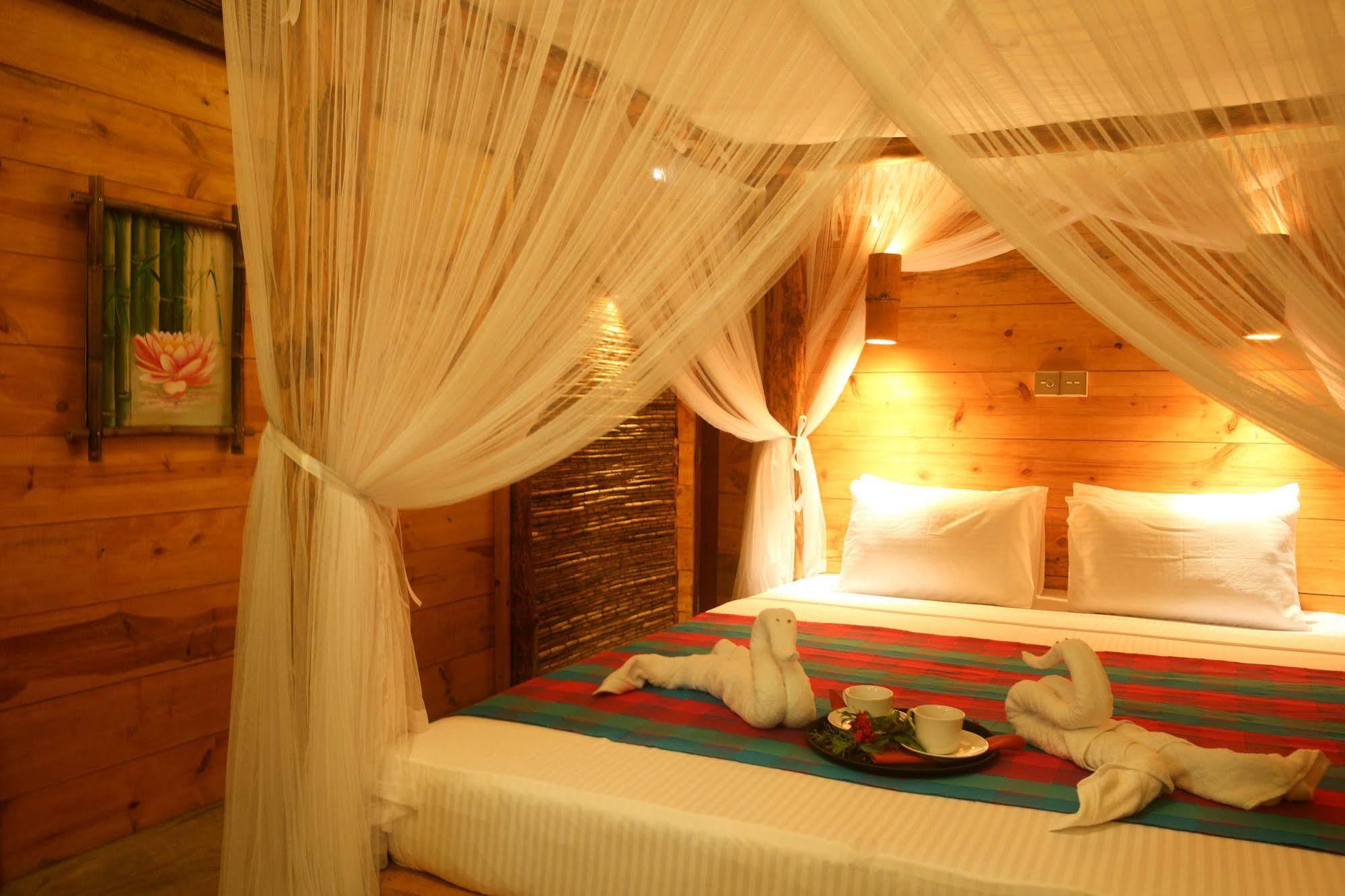 Thejan Beach Cabanas Bentota Eksteriør bilde