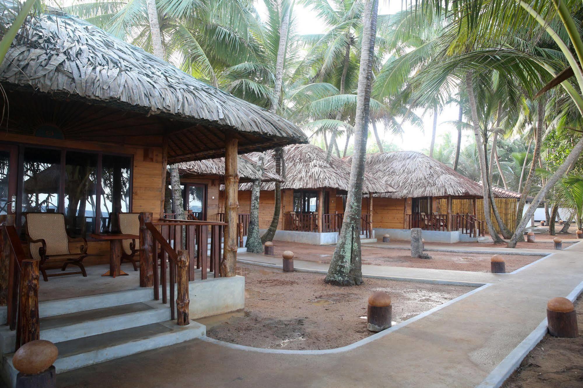 Thejan Beach Cabanas Bentota Eksteriør bilde