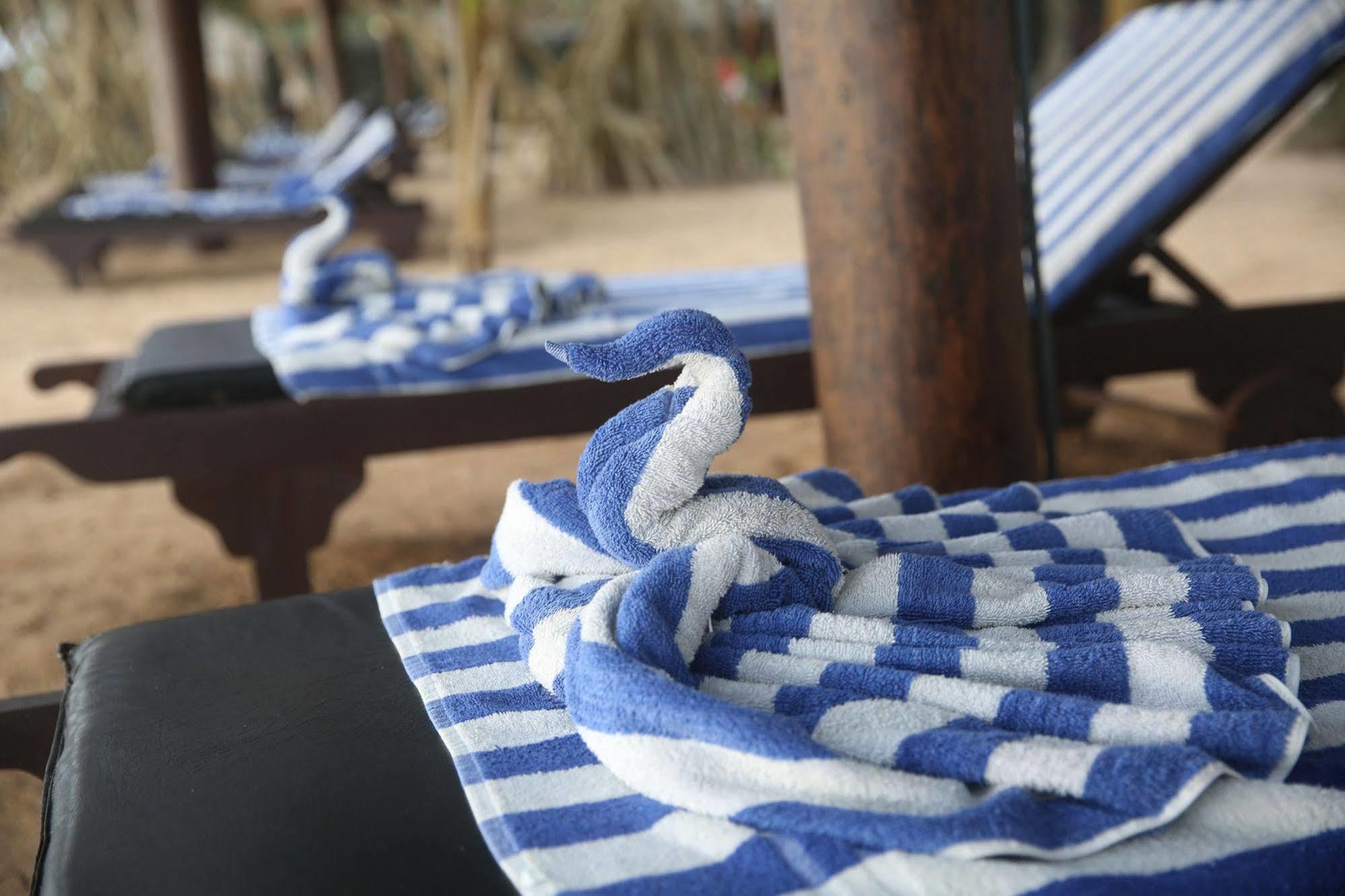 Thejan Beach Cabanas Bentota Eksteriør bilde